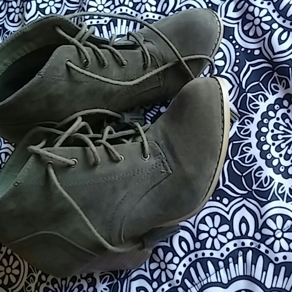 Etc brand highheels